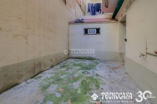 Local commercial dans Bon Pastor. Local comercial en venta en barcelona