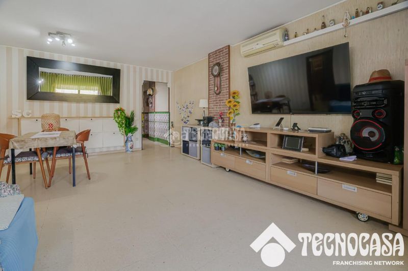 Foto f93e9d64-ac80-460c-88a9-4abb4db12afd. Pis a Baró de Viver Barcelona