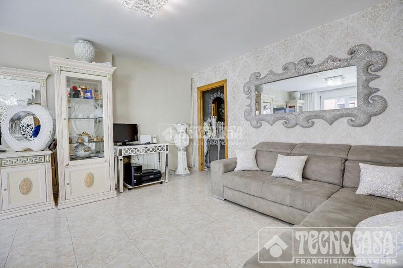 Foto f8d5de3d-67da-4869-a10a-13c7d1b47b83. Pis a Baró de Viver Barcelona