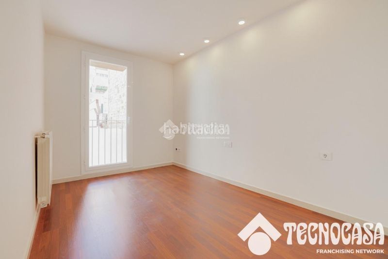 Foto aef1c118-a5a1-4bb1-a7df-5afb04addb40. Doppelhaus in Bon Pastor Barcelona