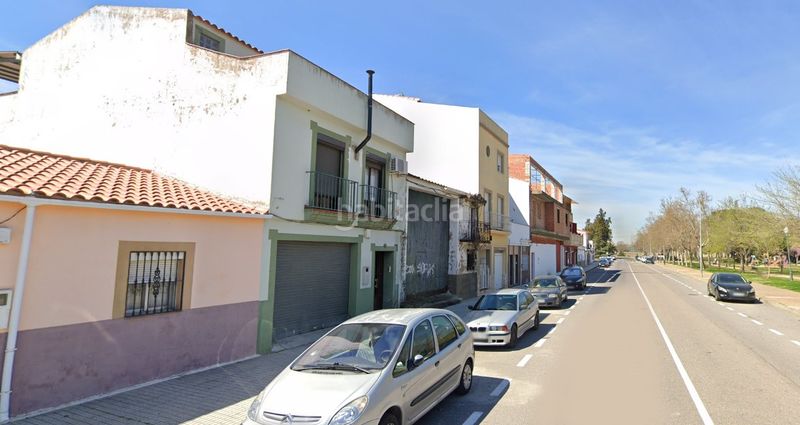 Foto ae645a32-c2aa-4c25-90a3-6de78bdd755c. Casa aparellada amb aparcament a Oeste Mérida