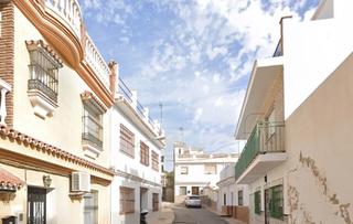 Casa aparellada  Medora. Casa en calle medora