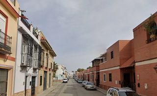 Doppelhaus  Alcala del rio. Casa en calle alcala del rio