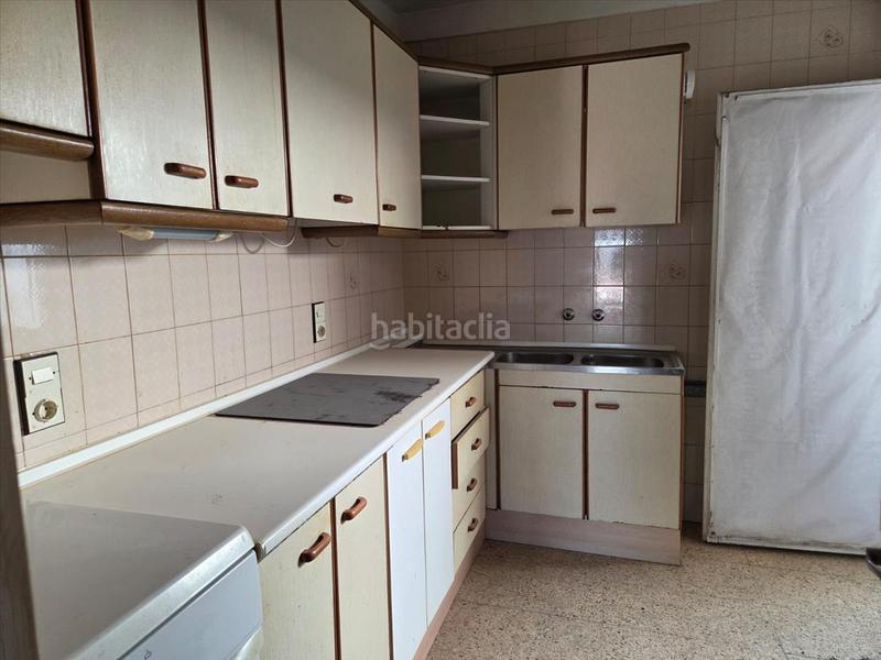 Foto 15b6b519-a0ee-4e87-a357-774c2ee88314. Appartement dans Eixample-Horta Capallera Figueres