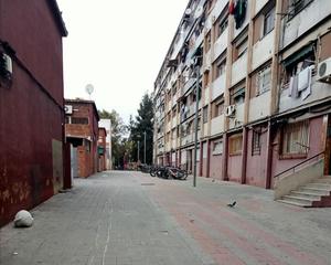 Planta baja  Palerm. Piso en calle palerm