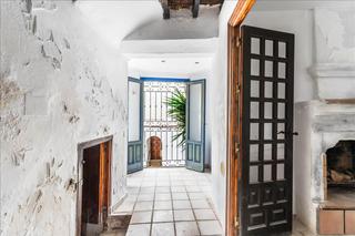 Towny house  Tenada. Casa en calle tenada