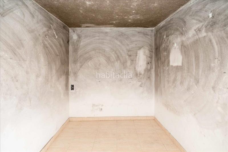 Foto 9a25d576-8c64-4877-81ce-106d95618bbd. Piso  en calle tetuan en Santa Bàrbara