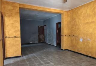 Ground floor  Onze. Piso en calle onze