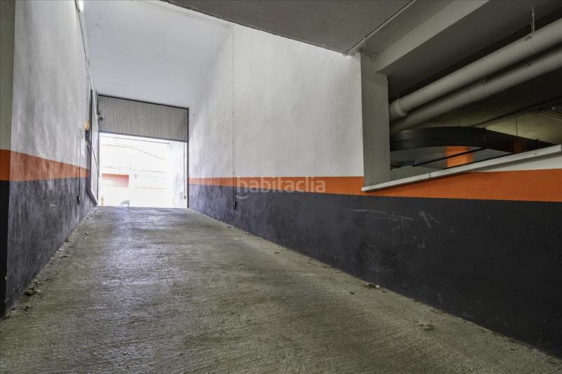 Foto 6a82c87f-7811-41aa-bbe8-fd2f902f275c. Aparcament cotxe a Carretera de Roses-Fossos Figueres