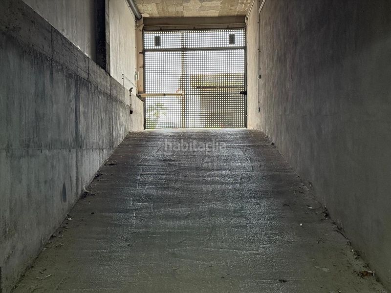 Foto 5a37e7b7-94da-40b8-8df2-5788aa195e0f. Aparcament cotxe a Deltebre