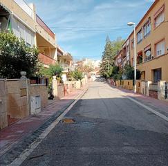Casa aparellada  Uno. Casa en calle uno