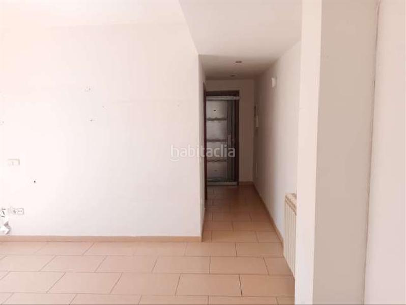 Foto 02acf92d-de2e-40fe-a5ad-3edf3781aacd. Piso  en calle sant llatzer en Centre Figueres