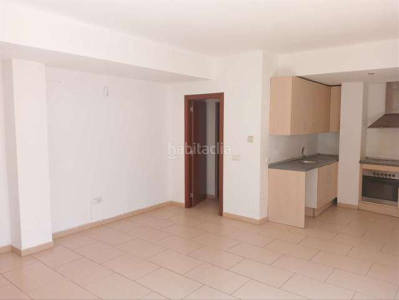 Foto 6d77a020-8de8-4f50-a830-1fed5f365b76. Piso  en calle sant llatzer en Centre Figueres