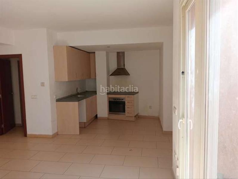 Foto 9f3b25e4-15af-43f9-948a-edd35c1d3a5e. Piso  en calle sant llatzer en Centre Figueres