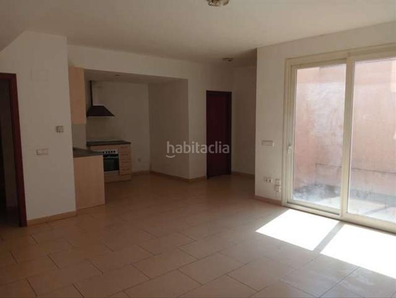 Foto db5a42c5-f651-4f45-acd3-90b6946dee60. Piso  en calle sant llatzer en Centre Figueres
