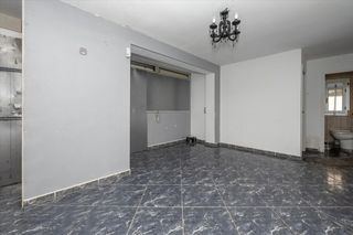 Appartement  Pg.ntra.sra. montserrat. Piso en polígono pg.ntra.sra. montserrat