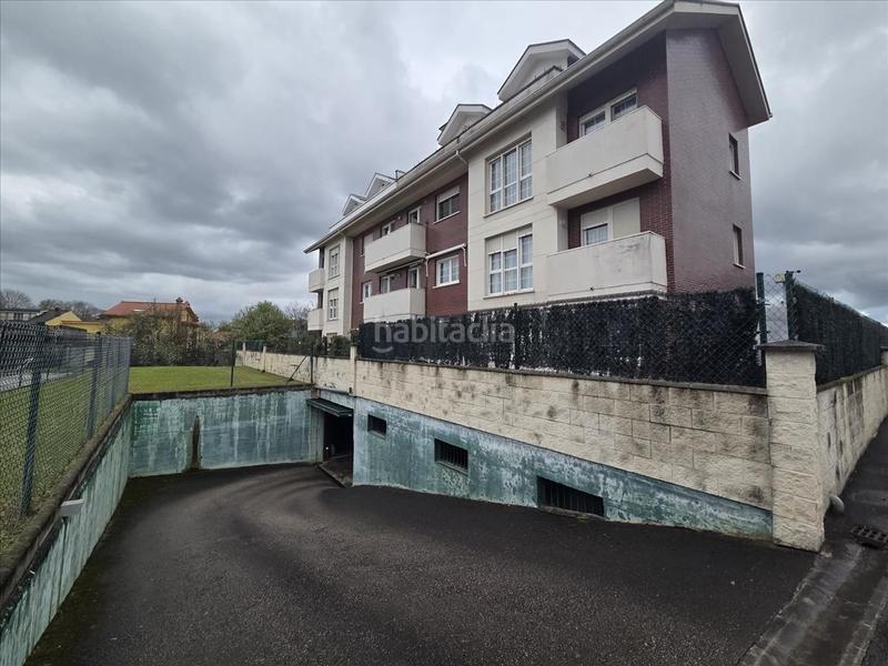 Foto 502fc10c-c5d3-439f-a6b3-88e238a834a6. Parking voiture dans Marina de Cudeyo