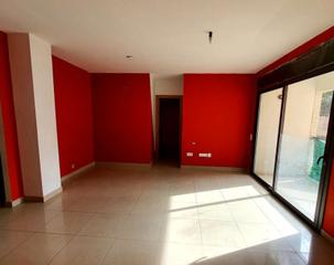 Planta baixa  Sardana. Piso en calle sardana