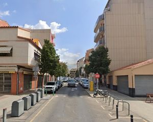 Etagenwohnung  Ample. Piso en calle ample