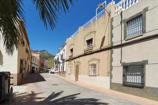 Casa aparellada  Macarena la. Casa en polígono macarena la