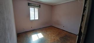 Etagenwohnung  Loto. Piso en calle loto
