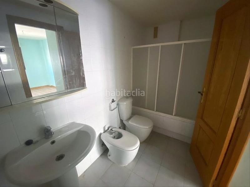 Foto b74ba395-2bee-4da0-b6b9-06fcb3f5aa16. Piso  en calle laguna en Cistérniga