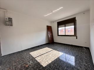 Pis  Escoles. Piso en calle escoles