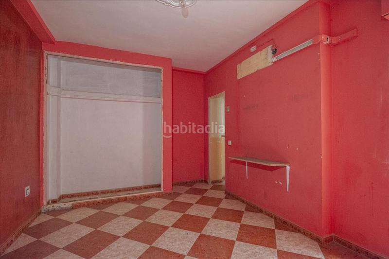Foto a3a0d4f2-f90c-4851-8c56-f82fe031bcc8. Casa pareada casa en calle serenidad en Palmete Sevilla