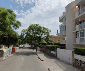 Planta baja  Poal. Piso en avenida poal