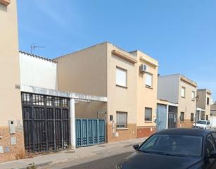 Casa aparellada  Torre abenzoar. Casa en calle torre abenzoar