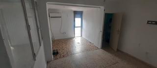 Etagenwohnung  Loja. Piso en calle loja