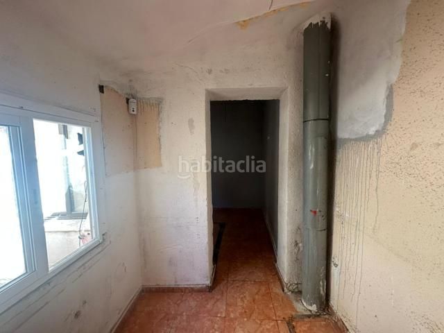 Foto a02ab810-5260-440f-a9e1-e8d4da78492c. Casa aparellada a Centro Elda