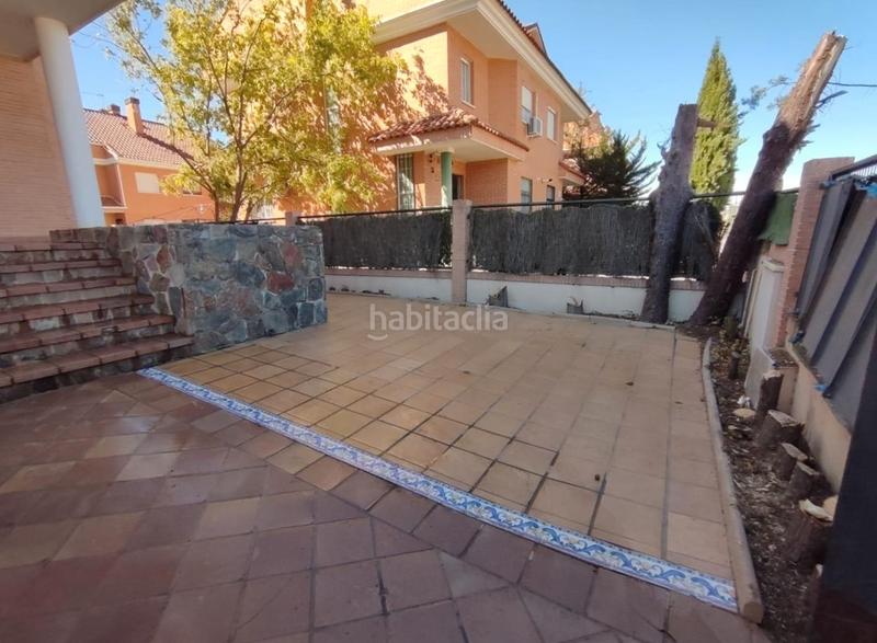 Foto f2869bc7-da7c-4dcd-8ef9-477759537fa8. Casa pareada casa en calle iciar bollain en PAU 2-600 Puertollano