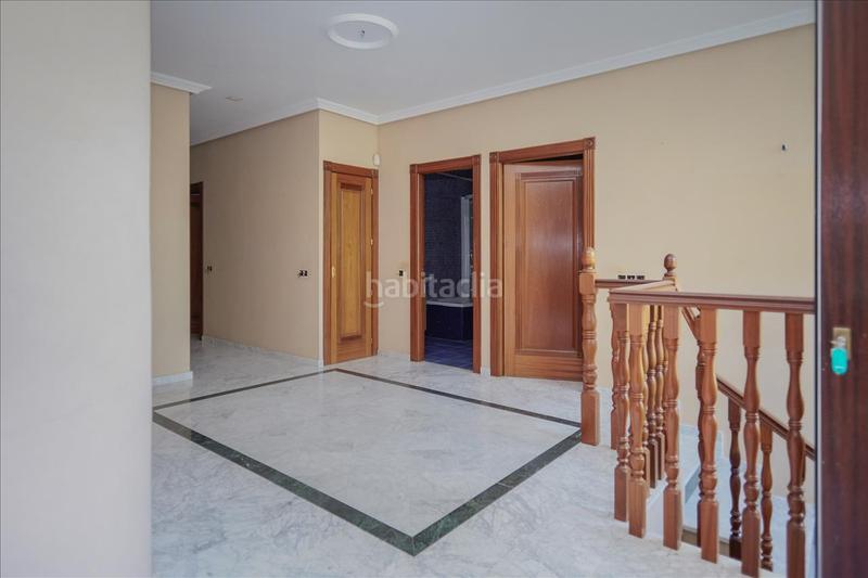 Foto 8b44b1bb-2e14-43aa-ad96-0608f175217c. Chalet with parking pool in San Roque - La Cruz - La Rozuela Linares