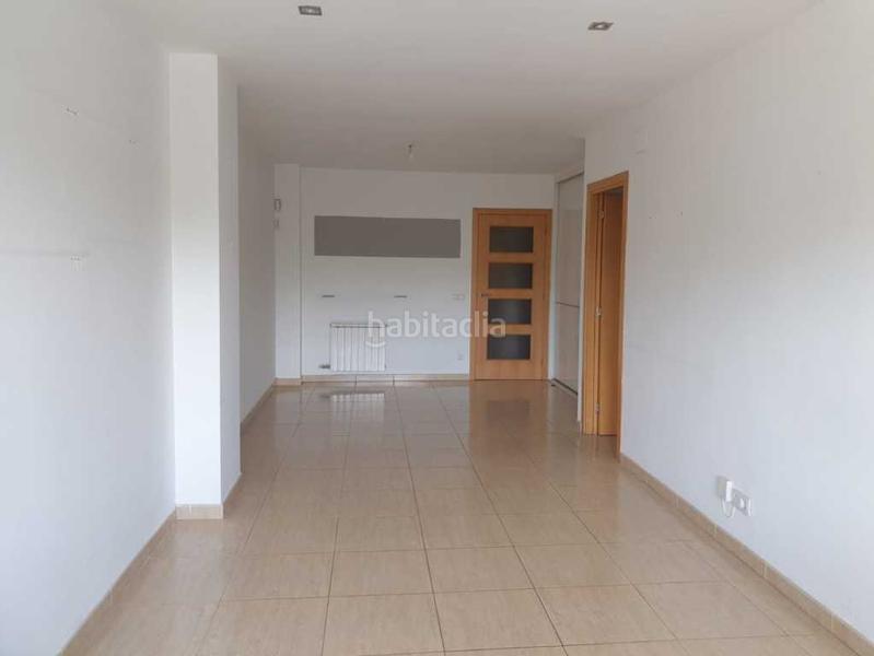 Foto 4b0fd9aa-2b9e-4ee4-b541-43620fc29852. Planta baixa a Creu de la Mà Figueres