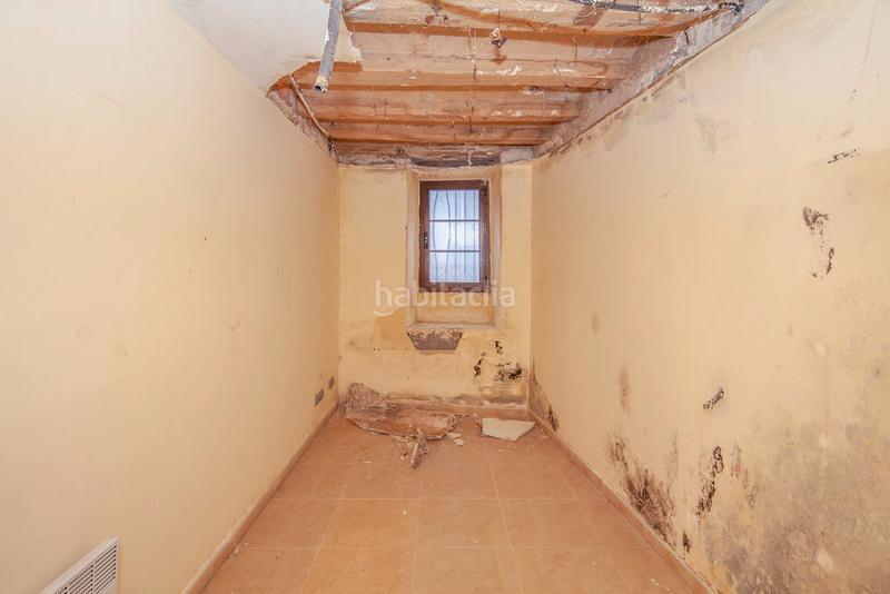 Foto 0aba9822-cc70-44b5-b5c5-05a097d780d8. Planta baja piso en calle baixada del carme en Barri Antic Manresa