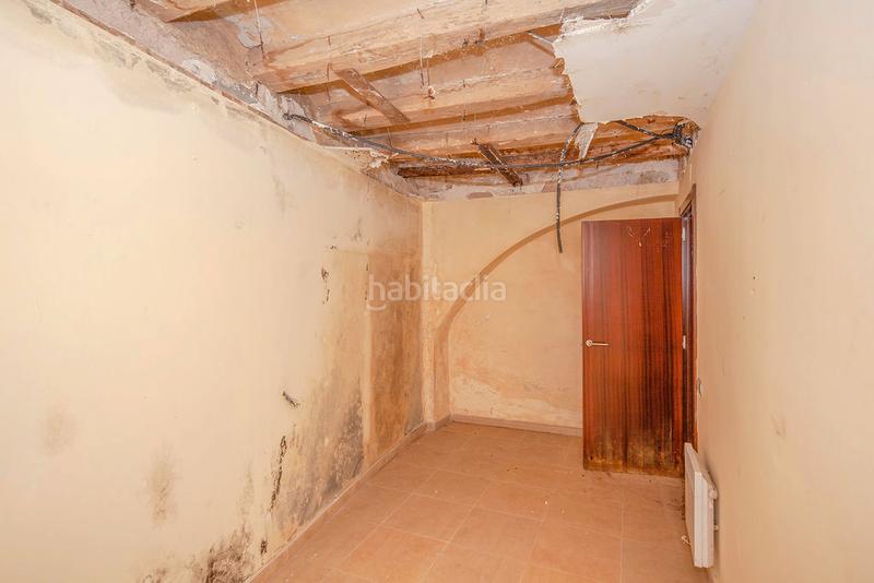Foto 6fbab8b1-ed59-44e0-95bd-591fef27032e. Planta baja piso en calle baixada del carme en Barri Antic Manresa