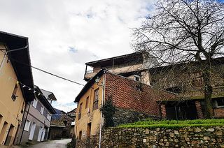 Casa pareada  Cembo. Casa en travesía cembo