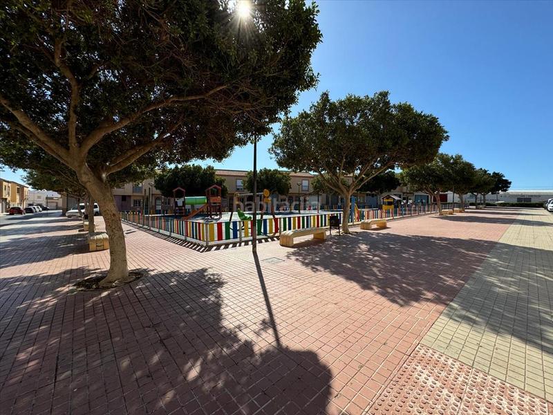 Foto ea30711f-21ea-487b-becb-9faec7d4e329. Casa bifamiliare con parcheggio in Las Norias Ejido (El)