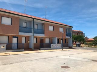 Casa pareada  La viesca. Casa en calle la viesca