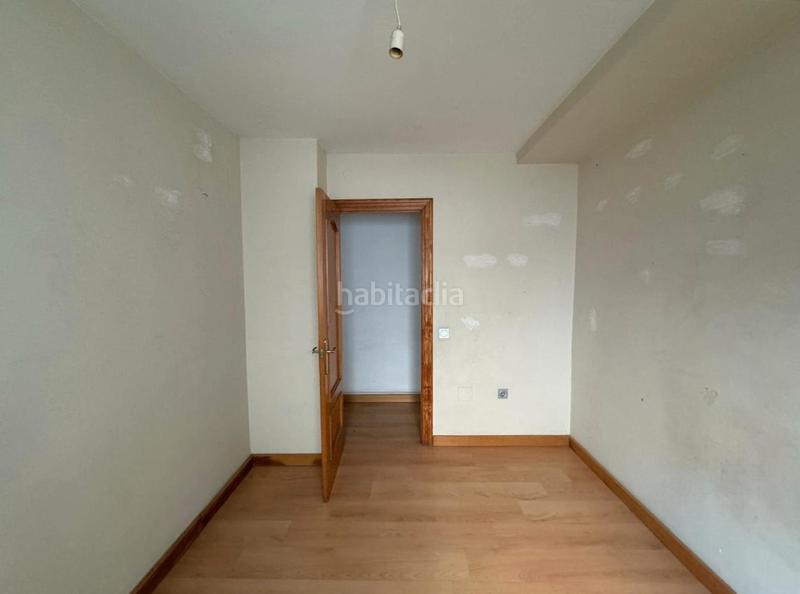 Foto 04cd0f7a-e2a2-4e04-8f97-eed72a854363. Piso  en calle cara en La Chanca - Pescadería Almería