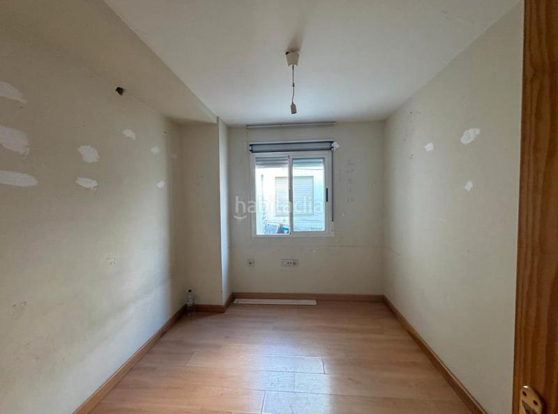 Foto 643870ee-dc96-4422-985d-0df980738730. Piso  en calle cara en La Chanca - Pescadería Almería