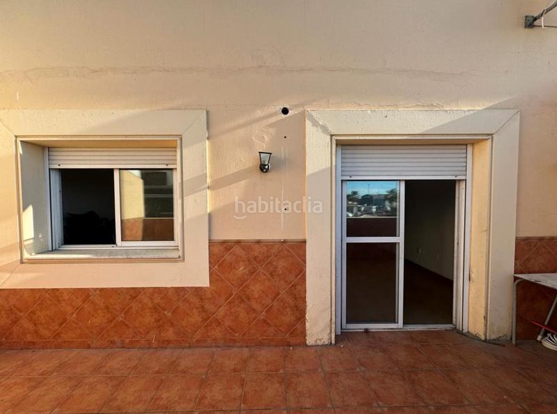 Foto 653f47b9-0f18-48c8-845e-23b16ca94ef3. Piso  en calle cara en La Chanca - Pescadería Almería