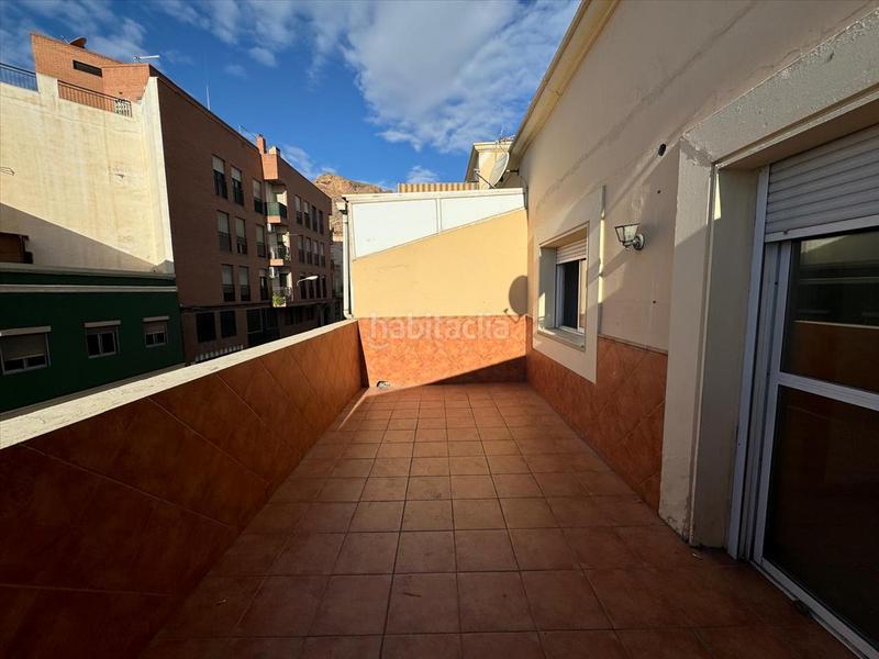 Foto 6e0125fb-c24a-4937-90d1-4029ac8c2578. Piso  en calle cara en La Chanca - Pescadería Almería