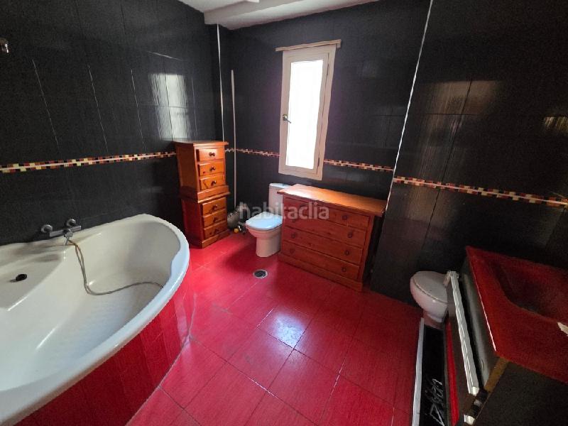 Foto 78b3756e-b55c-4cd8-b78d-e2c9a85c1672. Piso  en calle cara en La Chanca - Pescadería Almería