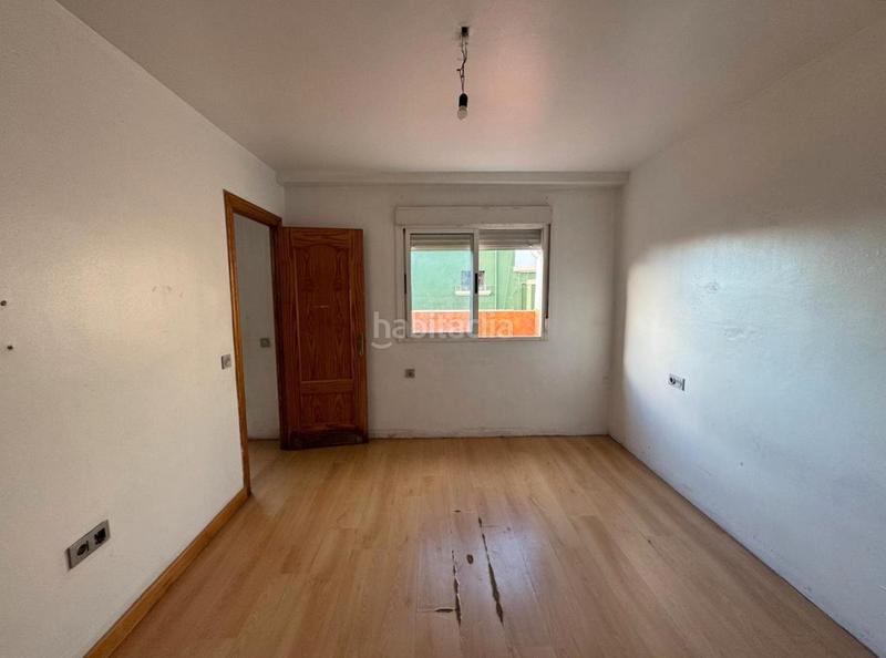 Foto d6f700eb-275a-4fe6-850e-408c708423a4. Piso  en calle cara en La Chanca - Pescadería Almería