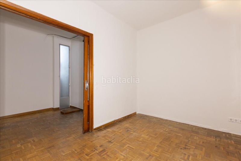 Piso en calle peña gorbea en San Diego Madrid - Imagen 3