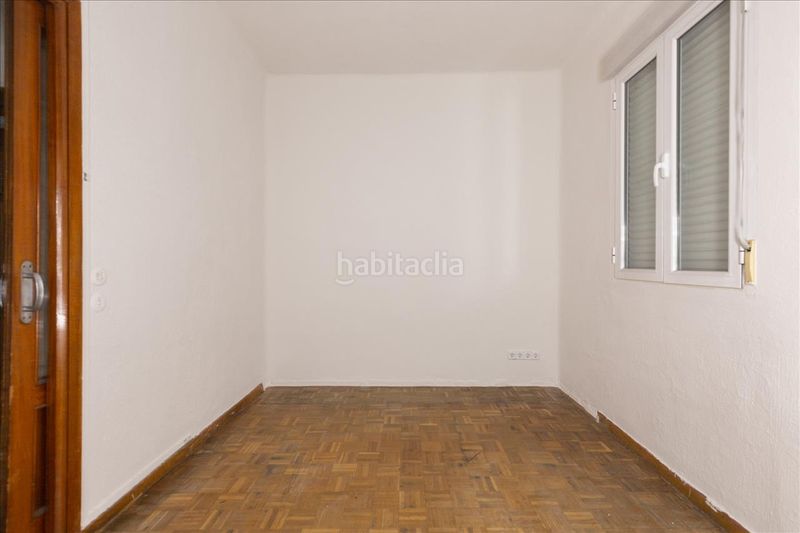Piso en calle peña gorbea en San Diego Madrid - Imagen 2