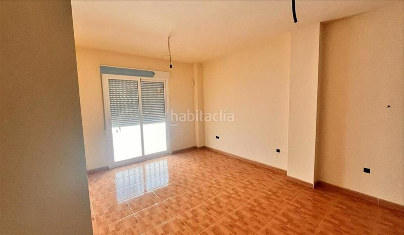 Foto 85e8f869-abce-4329-8744-24b843b23485. Piso  en calle torremolinos en Almuñecar centro Almuñécar