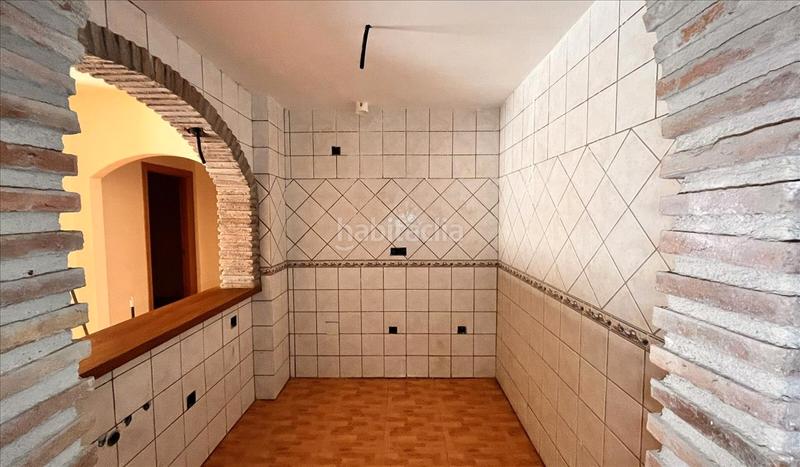 Foto aeb8e89d-594d-4d75-8c9e-81531af14d0b. Piso  en calle torremolinos en Almuñecar centro Almuñécar